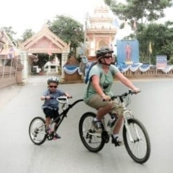 Fietstocht door Ayutthaya met de kinderen