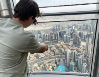 uitzicht Burj Khalifa met kinderen