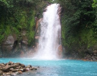 Tenorio National Park met zijn hemelsblauwe water