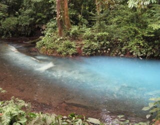 Tenorio National Park met zijn hemelsblauwe water