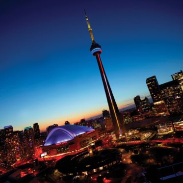 CN tower Toronto: skyline