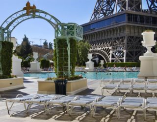 Eiffeltoren in Las Vegas: hotel + zwembad