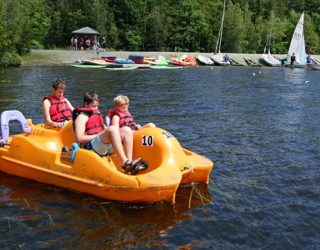 peddelen met de familie in Canada