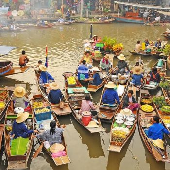 De drijvende markten van Bangkok bezoeken met kinderen