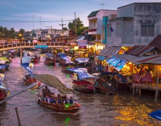 De drijvende markten van Bangkok bezoeken