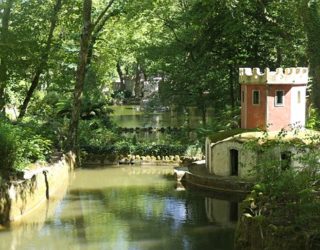 rivier in het sprookjespaleis