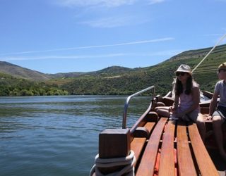 Cruisen langs de wijnranken op de Douro rivier