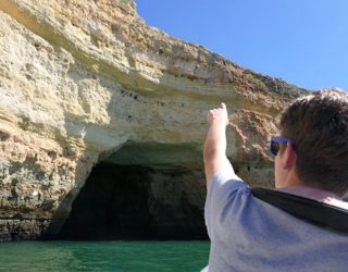 de rotsen in de Algarve