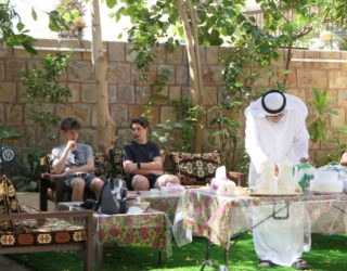 lunch bij de emirati met kinderen