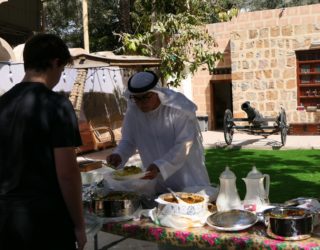 lunch bij de emirati met kinderen