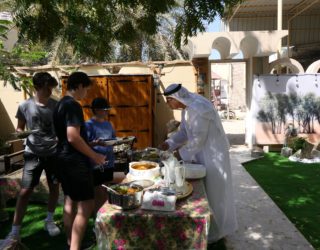 lunch bij de emirati met kinderen