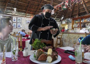 Cubaans leren koken in Havana