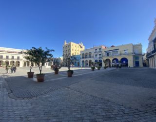 Pleintje tijdens elektrische fietstocht door Havana