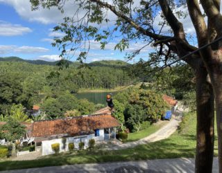 Finn ziplinet over Las Terrazas