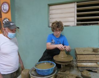 Wolf pottenbakken in Trinidad