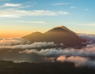 Batur in de wolken