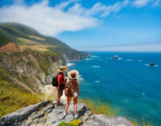 Uitzicht op de Pacifische Oceaan bij Big Sur