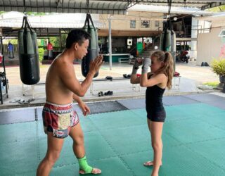 Thai boxing initatie met kinderen in Thailand