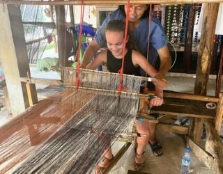 Leren weven met kinderen in Loei