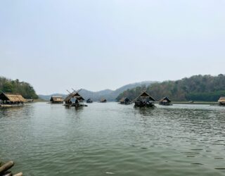 Even chillen op de rafts in Thailand met kinderen