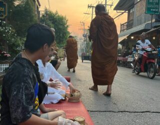 Morning alms Chiang Khan