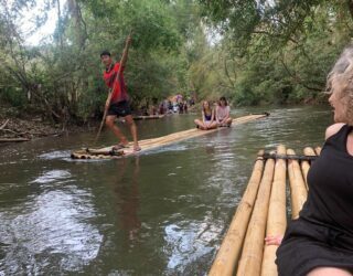 Met tieners op de bamboerafts in Chiang Mai