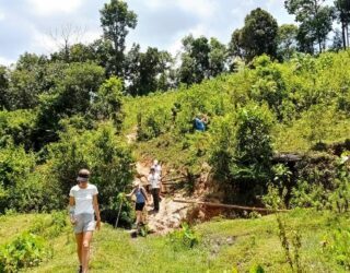 Wandelen met tieners in Mae Wang National Park