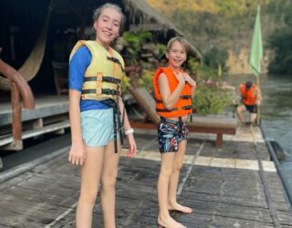 Kinderen bij de River Kwai