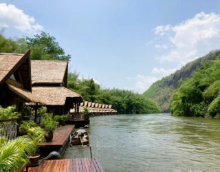 Slapen op de rafts aan de River Kwai