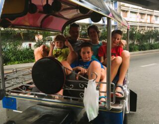 Tuk tuk tour met kinderen in Bangkok