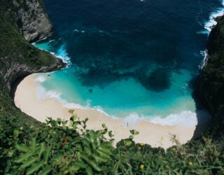 Kliffen Nusa Penida met kinderen