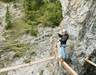 Kind bij de Via Ferrata in Banff