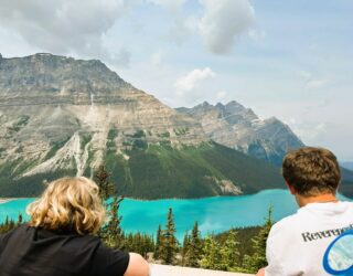 Kinderen aan Lake Peyto