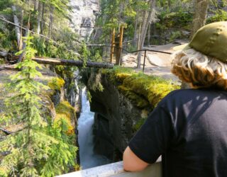 Kind bij Maligne Canyon