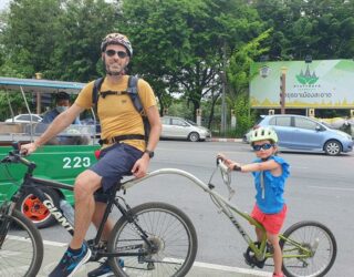 Fietsen met kinderen in Ayutthaya