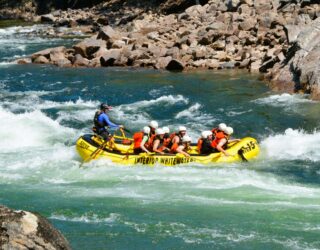 Leuke gezinsrafting in Wells Gray National Park