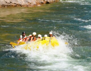 Met de kids op de rafts aan Clearwater River