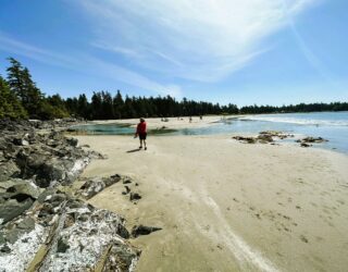 Kind op strand hotel Tofino