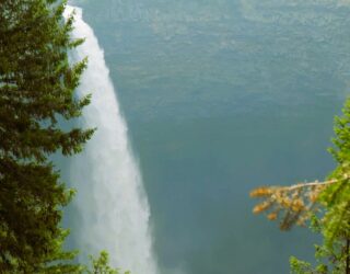 Heerlijke Helmcken Waterval Wells Gray National Park