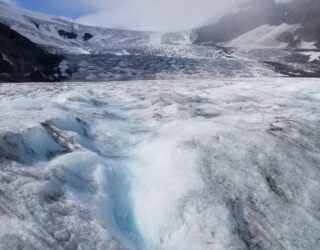 Ijzig landschap Athabasca gletsjer Canada