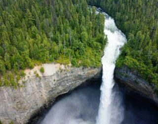 Heerlijke Helmcken Waterval Wells Gray National Park