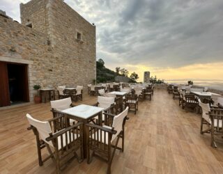 Hotelrestaurant with a view in Limeni