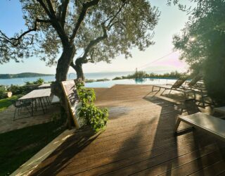 Infinity pool hotel met zicht op zee Epidaurus