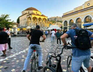 Fietsen op pleinen in Athene