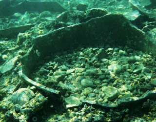 Snorkel boven de verdronken stad in Epidaurus