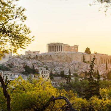 Akropolis bij zonsondergang in Athene