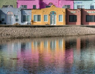 Kleurrijke huisjes aan Capitola Beach