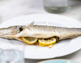 Verse vis tijdens Griekse kookworkshop