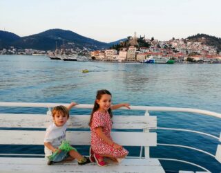 Kinderen in Poros