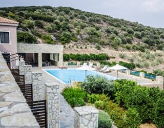 Zwembad hotel in het groen rond Nafplio
